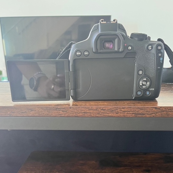 Canon T8i Camera - Picture 2 of 8